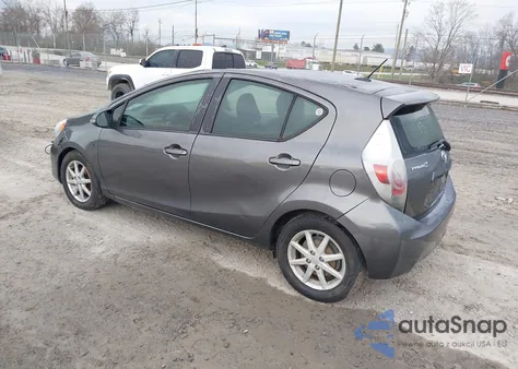 2013 Toyota Prius C Three from USA, damaged, VIN JTDKDTB3XD1545368